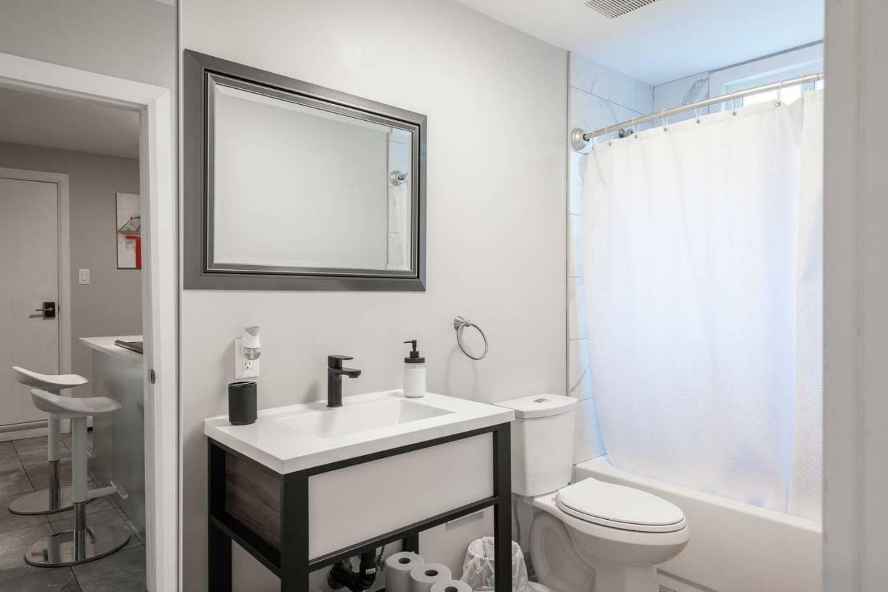 Entire 2 Bedroom Apartment Uptown Waterloo - E1 Exterior foto